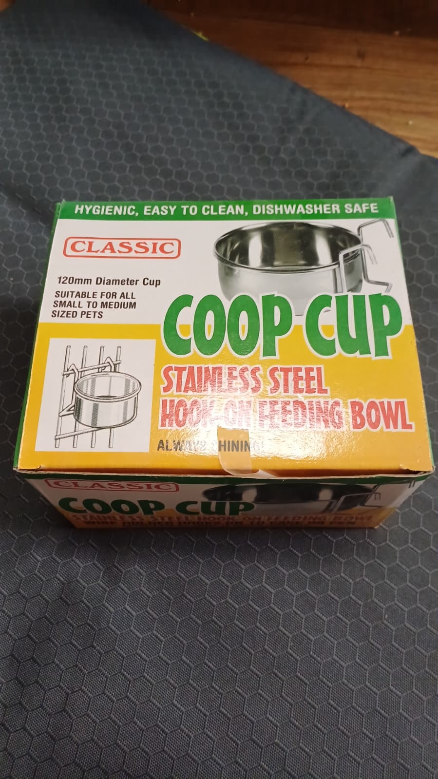 Classic Coop Cup – Stainless Steel Hook-On Feeding Bowl